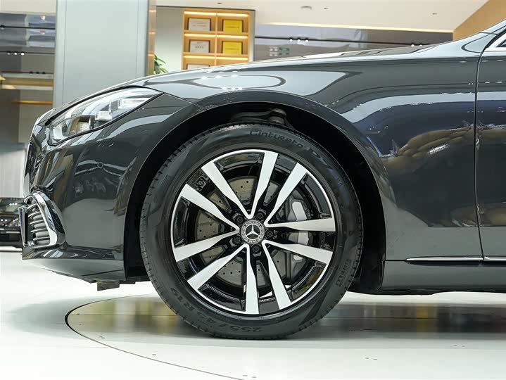 Фото 21 - Mercedes-Benz S-Class