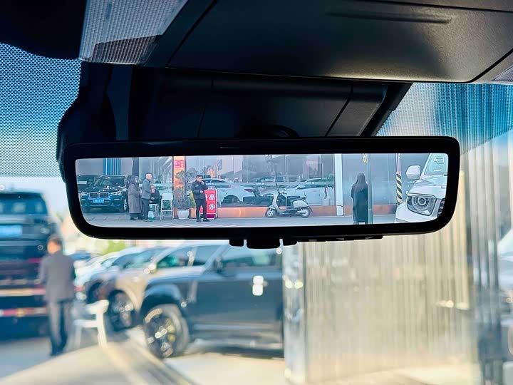 Фото 12 - Lexus LM