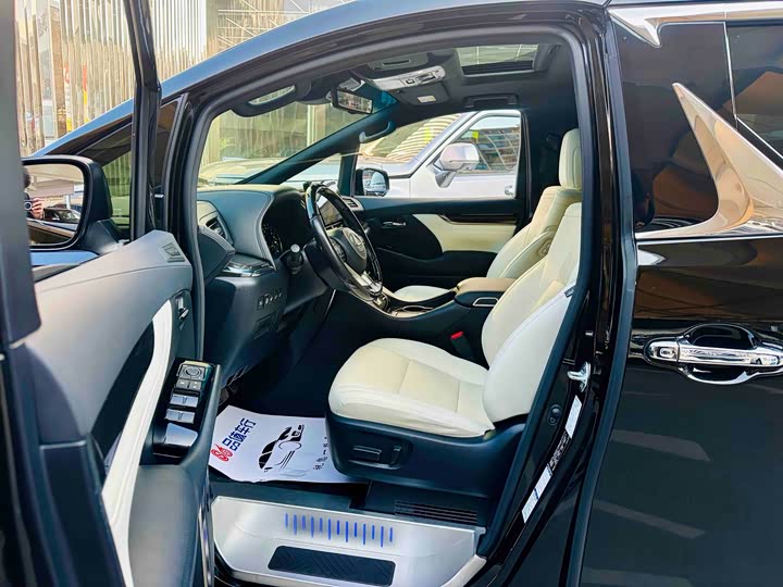 Фото 5 - Lexus LM