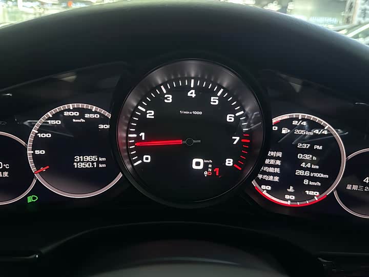 Фото 13 - Porsche Panamera