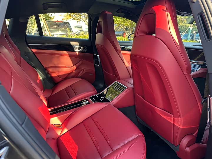 Фото 7 - Porsche Panamera