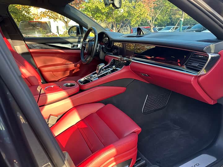 Фото 8 - Porsche Panamera