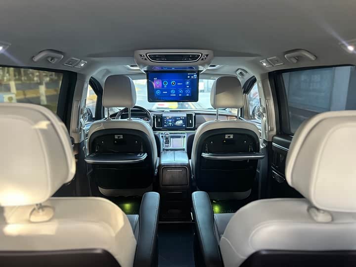 Фото 15 - GAC Trumpchi M8