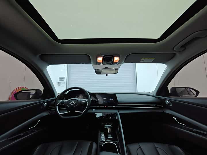 Фото 10 - Hyundai Elantra N line