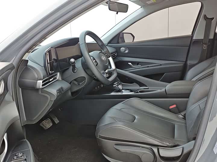 Фото 12 - Hyundai Elantra N line