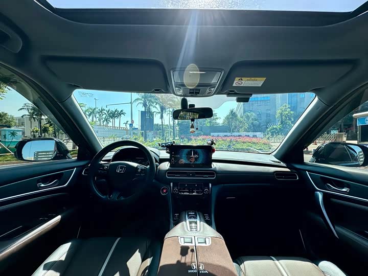 Фото 5 - Honda UR-V