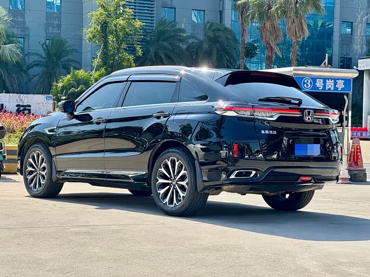 Фото 7 - Honda UR-V