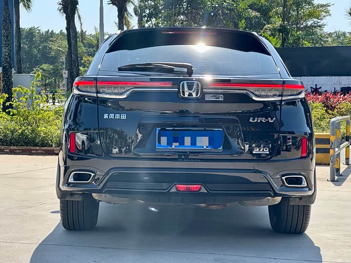 Фото 8 - Honda UR-V