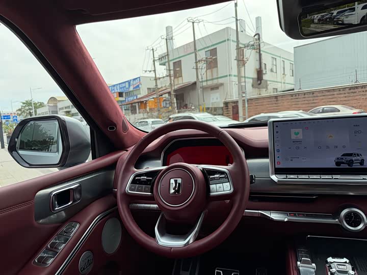 Фото 7 - Tank 700 Hybrid