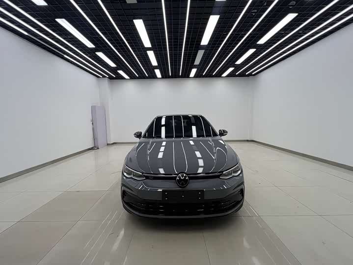 Фото 2 - Volkswagen Golf