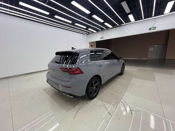 Фото 4 - Volkswagen Golf