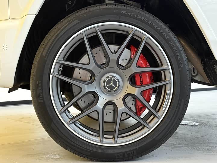 Фото 25 - Mercedes-Benz G-Class AMG