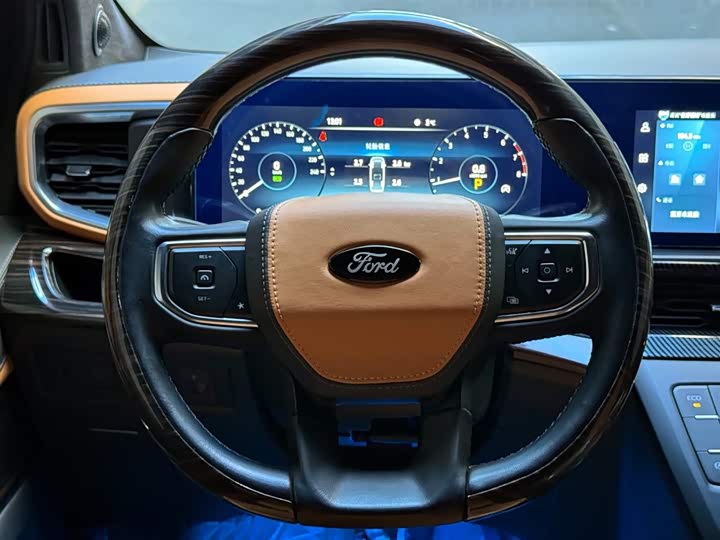 Фото 12 - Ford Tourneo