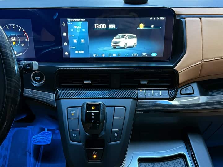 Фото 14 - Ford Tourneo