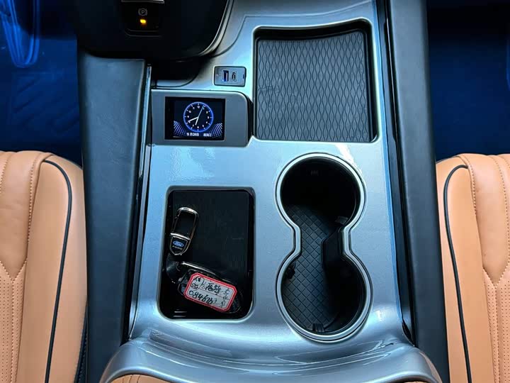 Фото 15 - Ford Tourneo