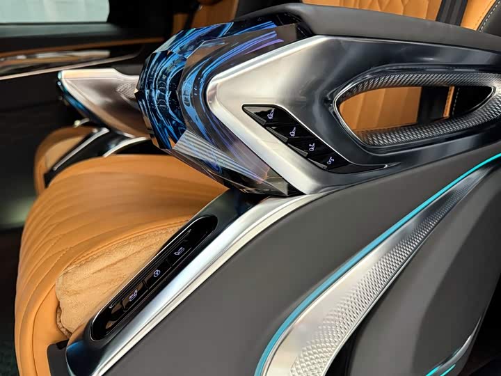 Фото 19 - Ford Tourneo