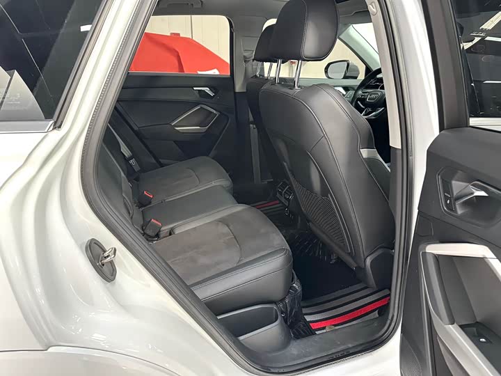 Фото 14 - Audi Q3