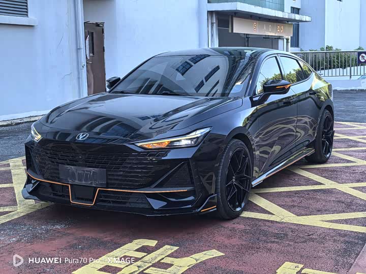 Фото 1 - Changan UNI-V