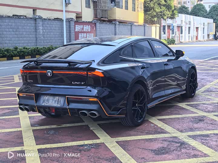 Фото 16 - Changan UNI-V