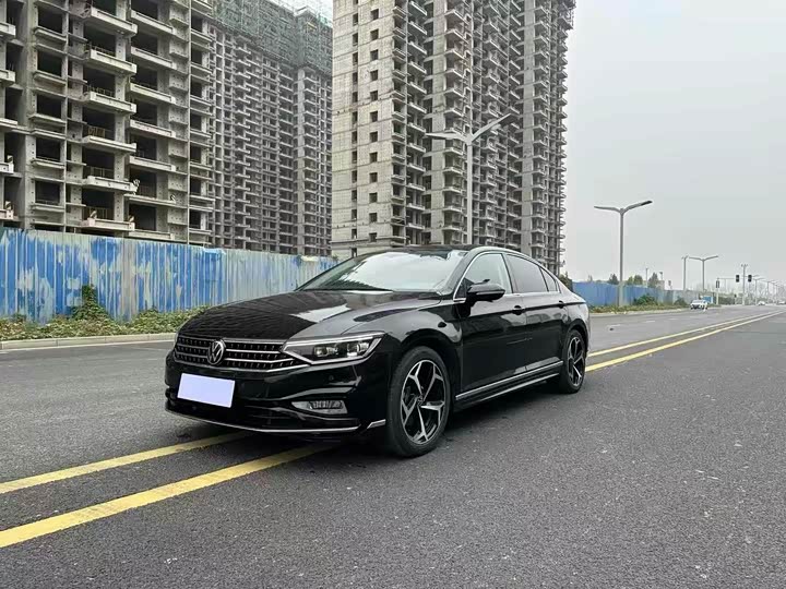 Фото 1 - Volkswagen Magotan