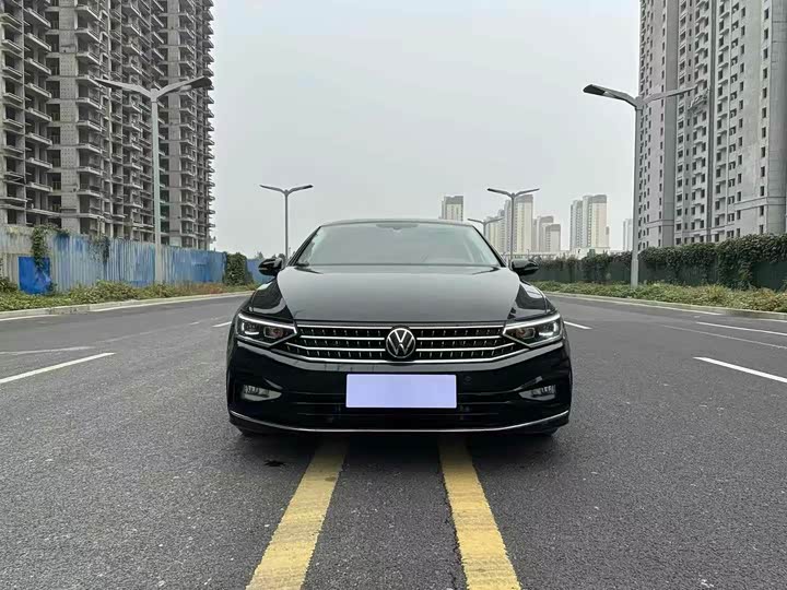 Фото 2 - Volkswagen Magotan