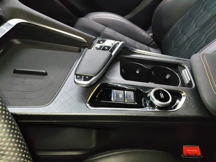 Фото 14 - Changan UNI-T