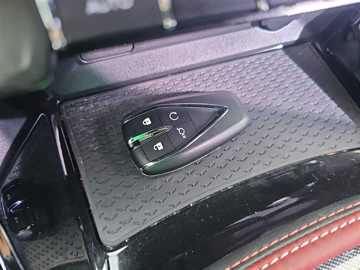 Фото 9 - Changan Oshan X5