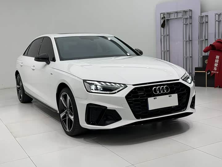 Фото 2 - Audi A4L