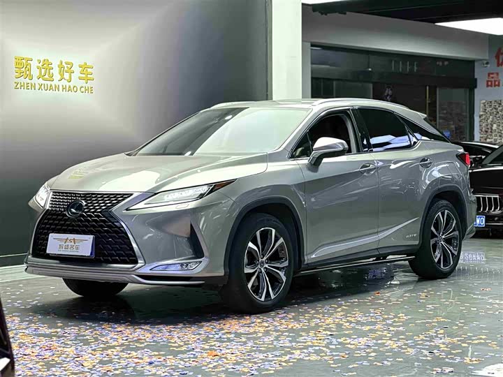 Фото 1 - Lexus RX