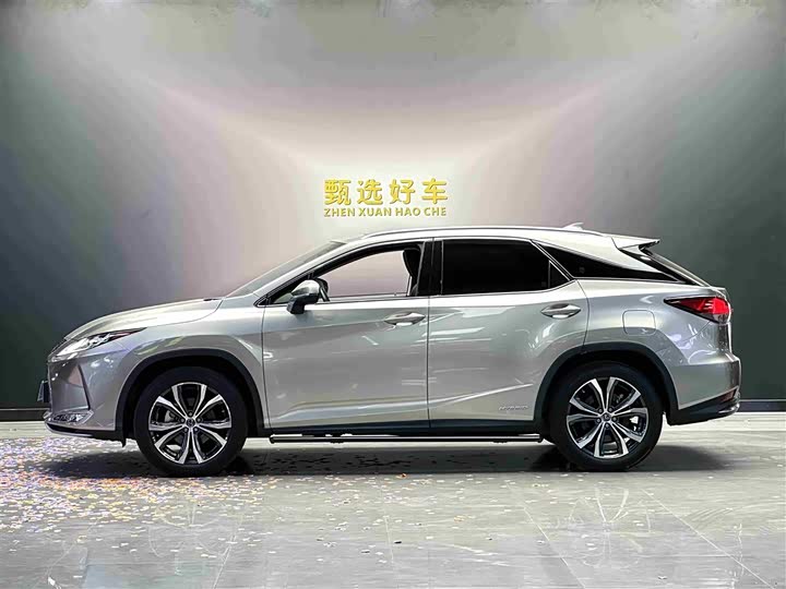 Фото 2 - Lexus RX