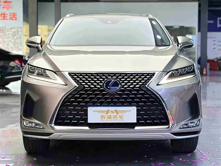 Фото 3 - Lexus RX