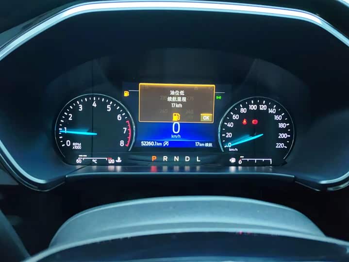 Фото 14 - Ford Escape