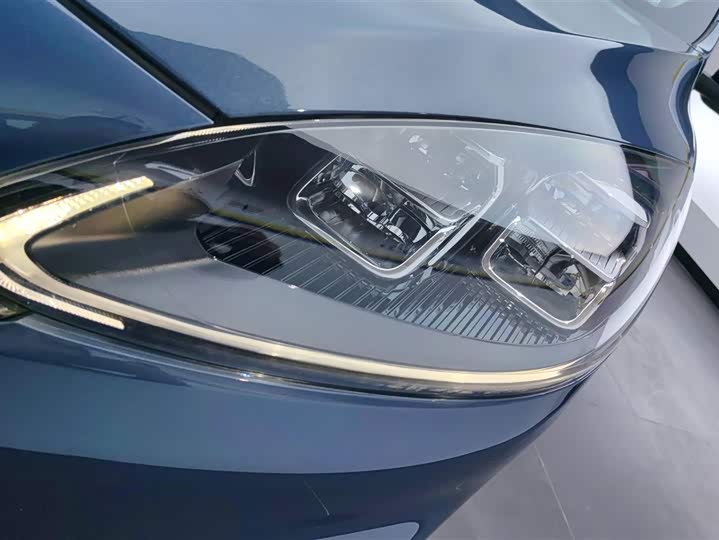 Фото 5 - Ford Escape