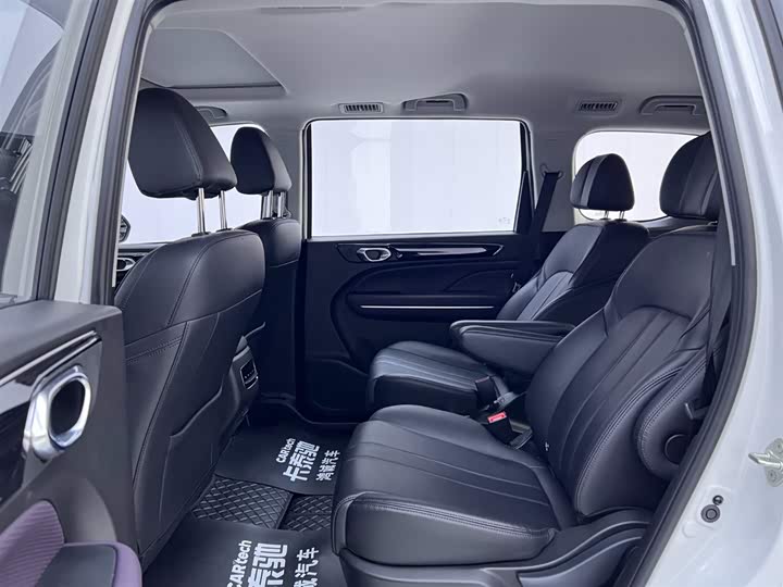 Фото 18 - GAC Trumpchi M6