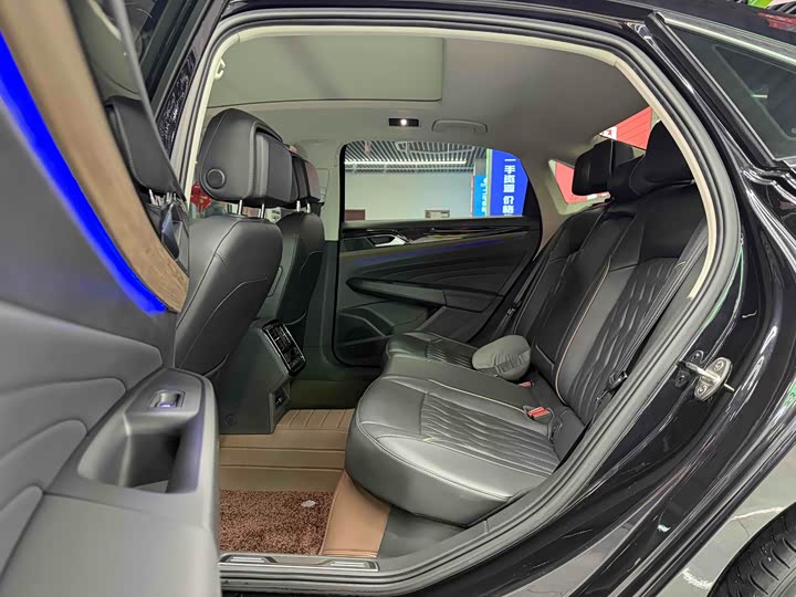 Фото 6 - Volkswagen Passat