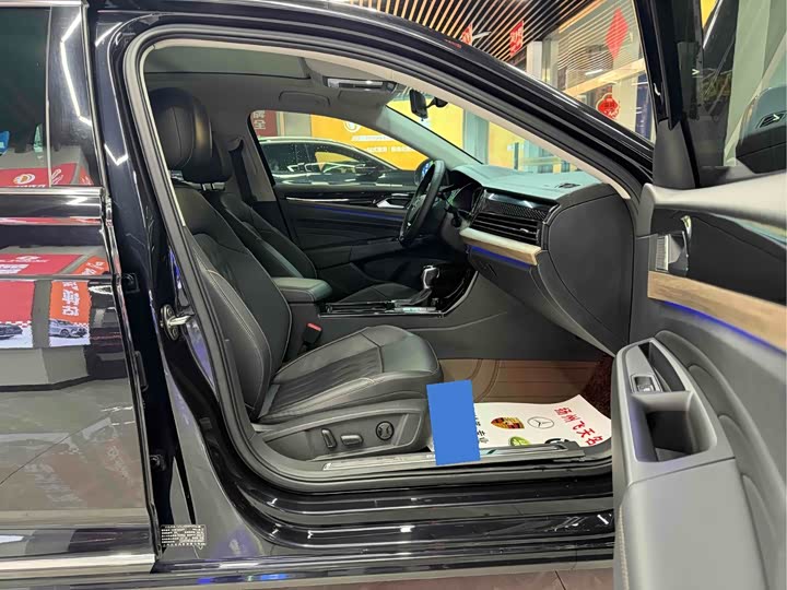 Фото 7 - Volkswagen Passat