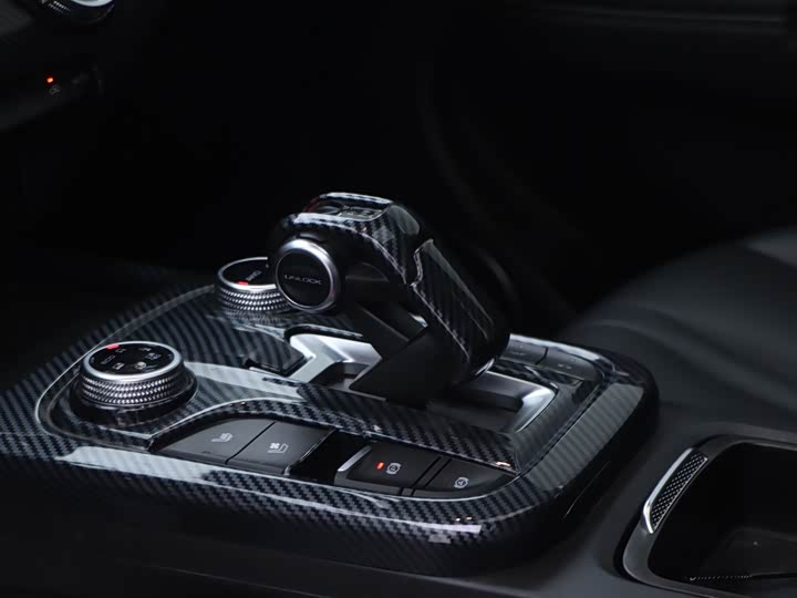 Фото 15 - Tank 300