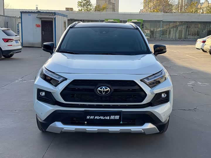 Фото 2 - Toyota RAV4