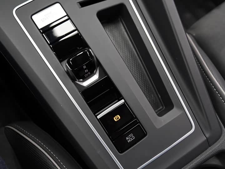 Фото 15 - Volkswagen Golf