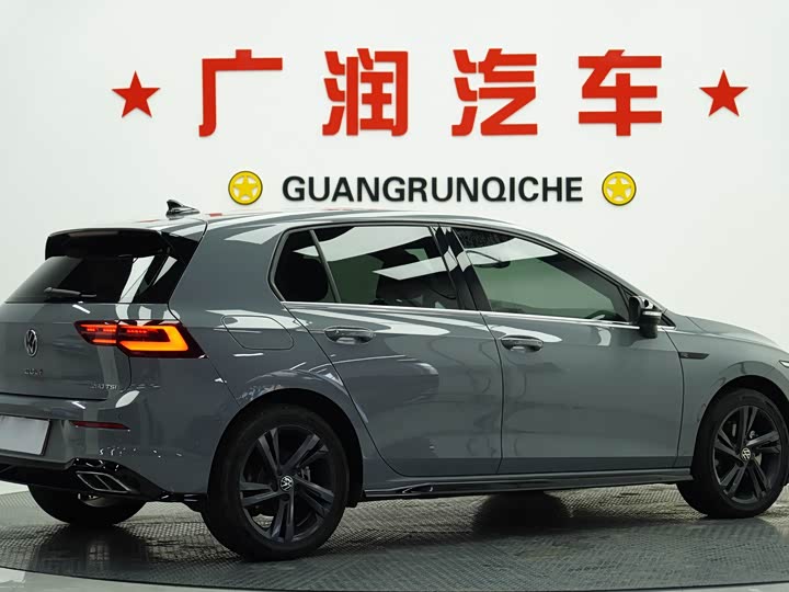 Фото 5 - Volkswagen Golf