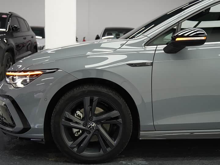 Фото 8 - Volkswagen Golf