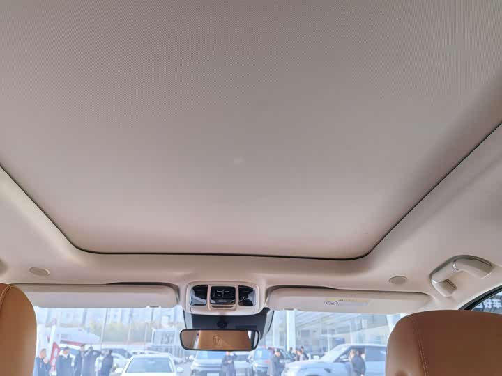 Фото 13 - Tank 500 Hybrid