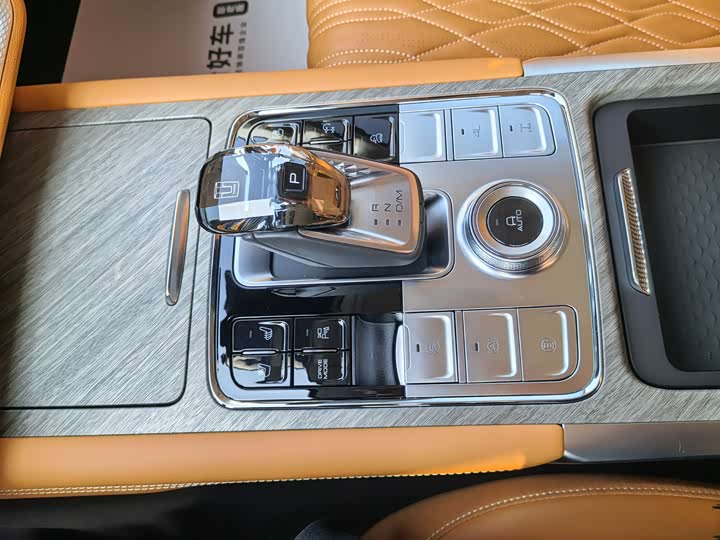 Фото 9 - Tank 500 Hybrid