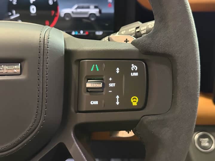 Фото 10 - Land Rover Defender