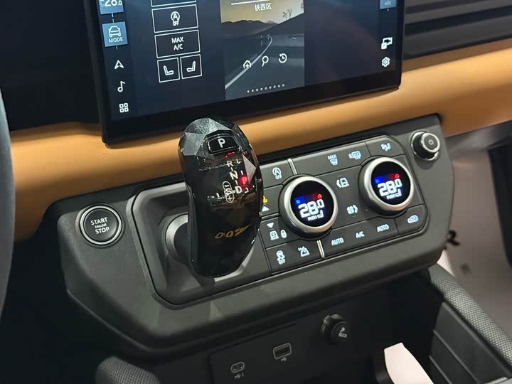 Фото 14 - Land Rover Defender