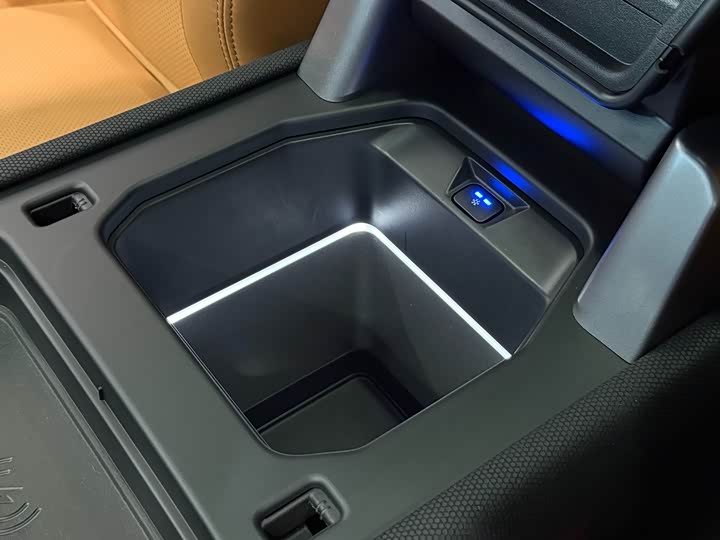 Фото 18 - Land Rover Defender