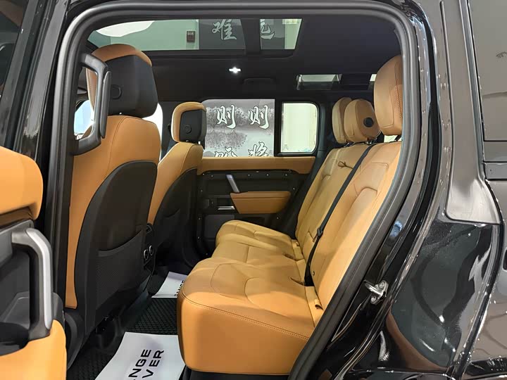 Фото 19 - Land Rover Defender