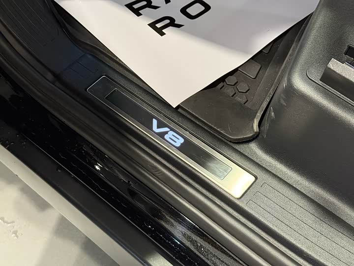 Фото 9 - Land Rover Defender