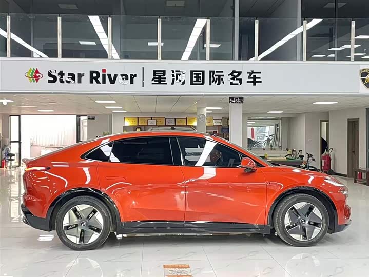 Фото 10 - Nio Onvo L60