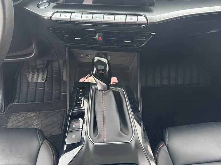 Фото 11 - MG Motor 5